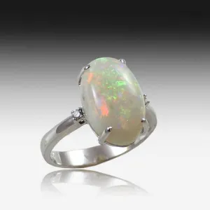 18kt White Gold Opal ring