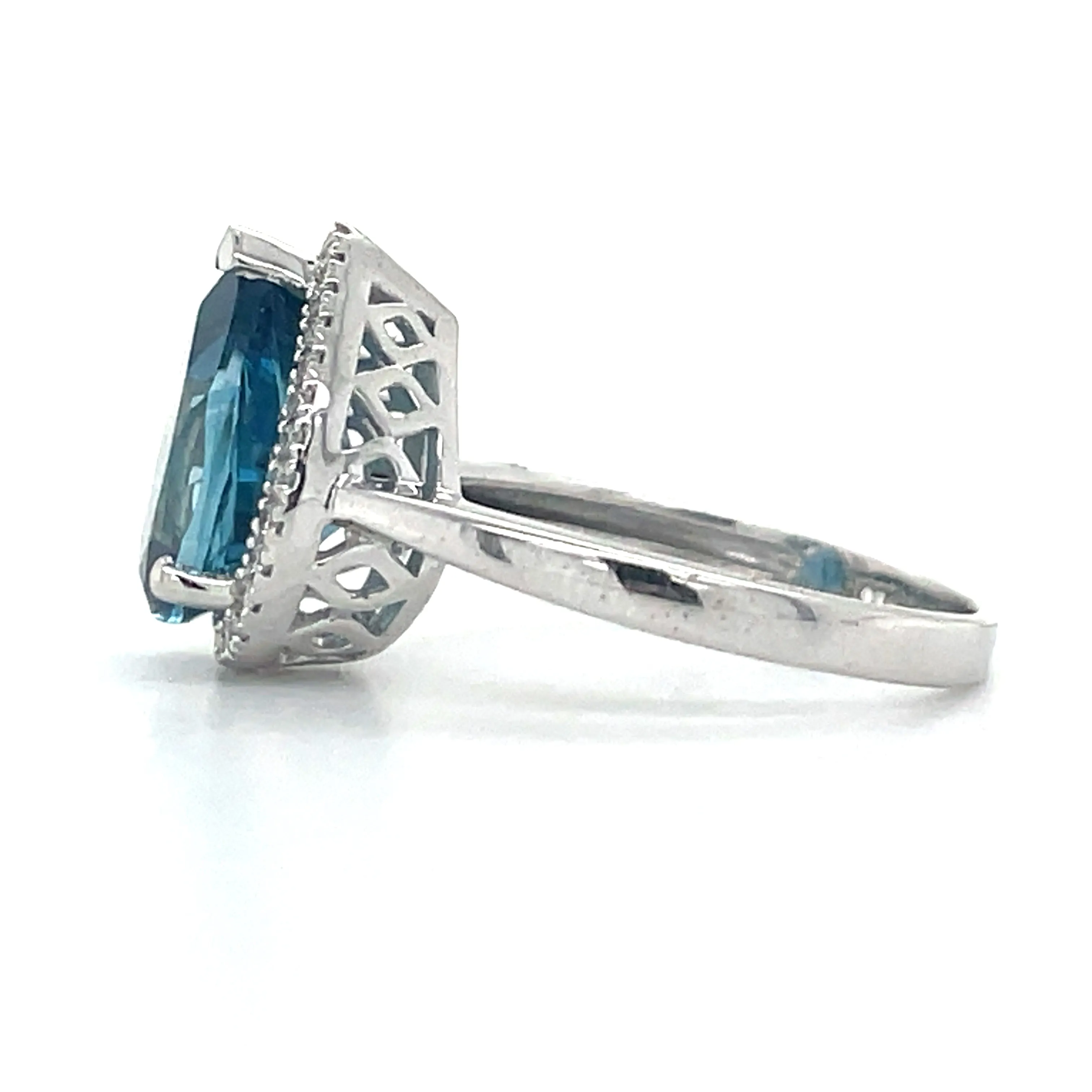 9ct White Gold 2.50ct London Blue Topaz & Diamond Ring