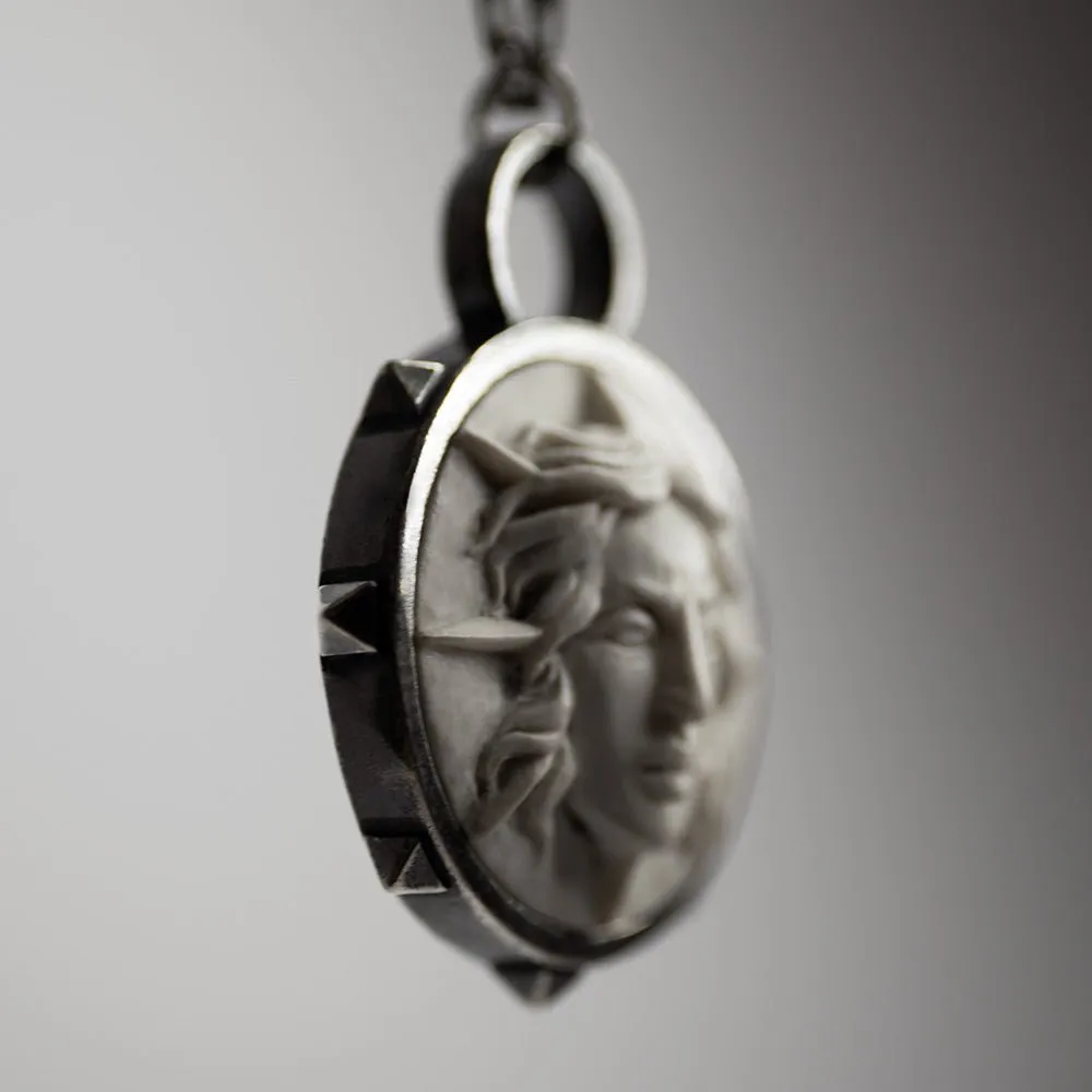 Apollo pendant