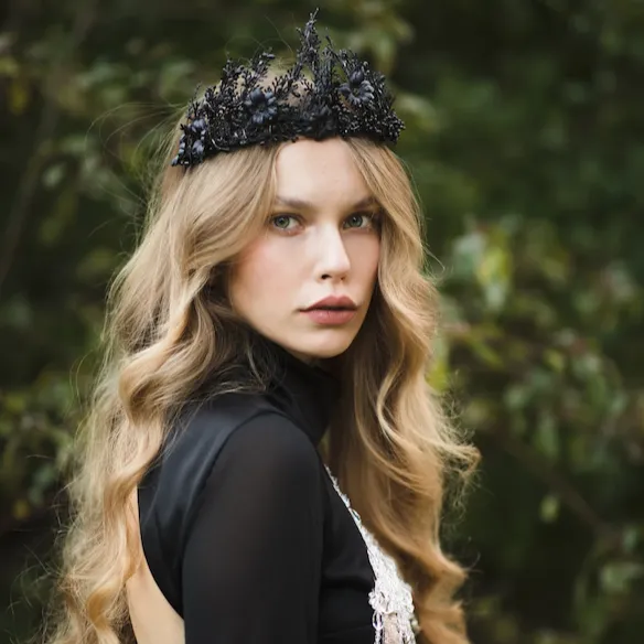 Black flower crown Evil queen tiara Black Mean queen tiara Elegant black crown Magaela accessories Wedding Halloween crown Handmade