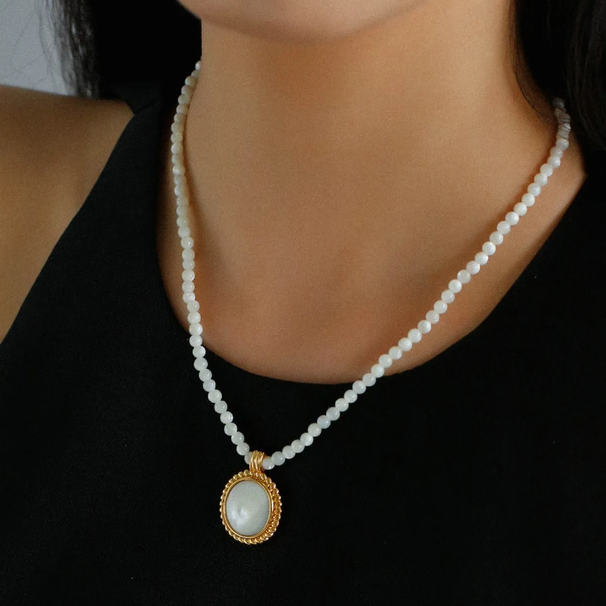 Dark Night Black Agate Mirror White Mother of Pearl Pendant Beaded Necklace