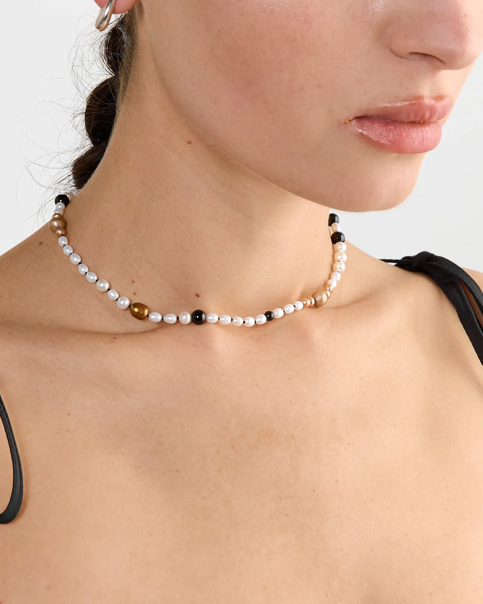 Sirena Pearl Neckace in Multi Color Pearls