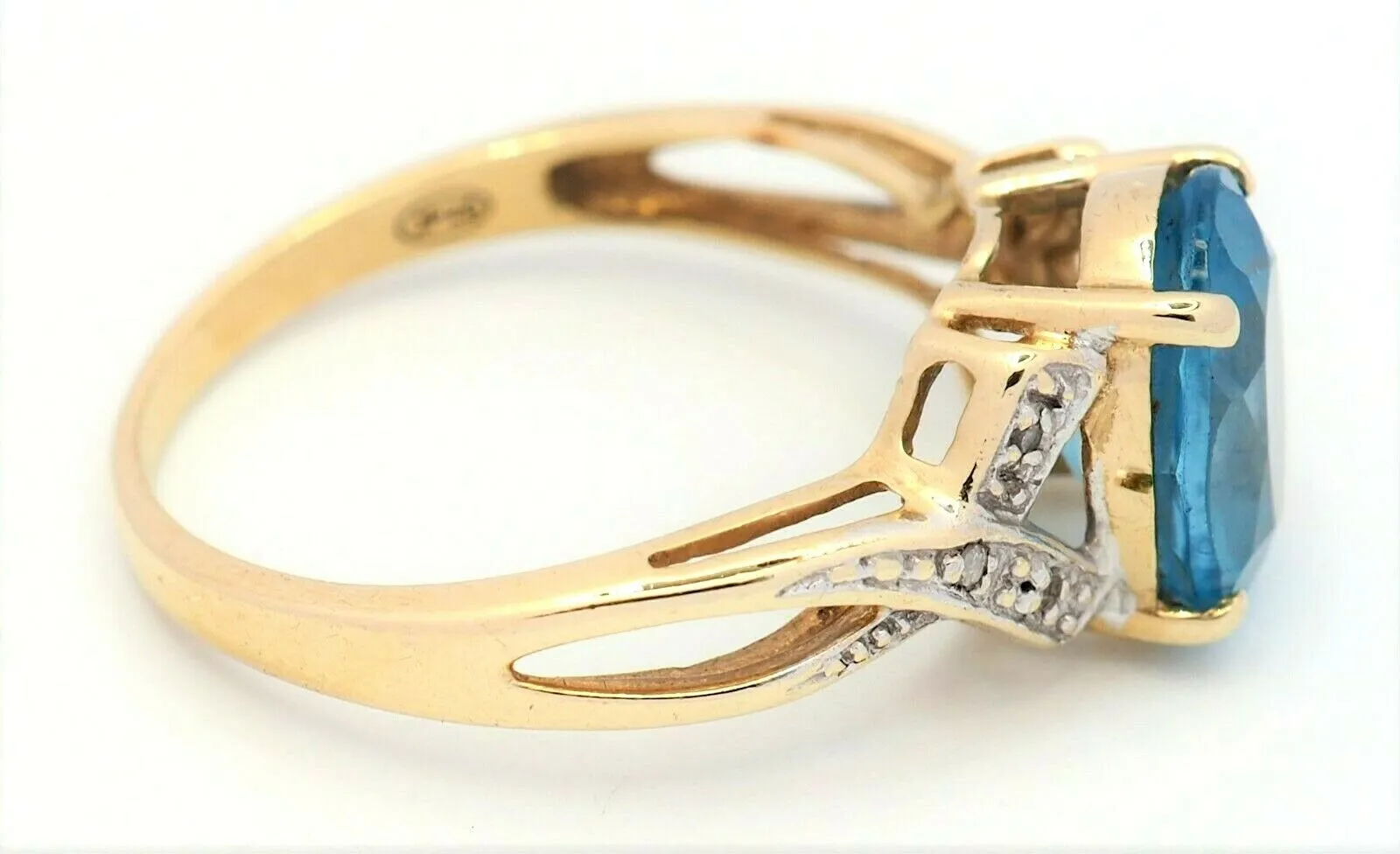 Topaz & Diamond 9ct Yellow Gold Ring Crossover Style Band Fine Jewellery