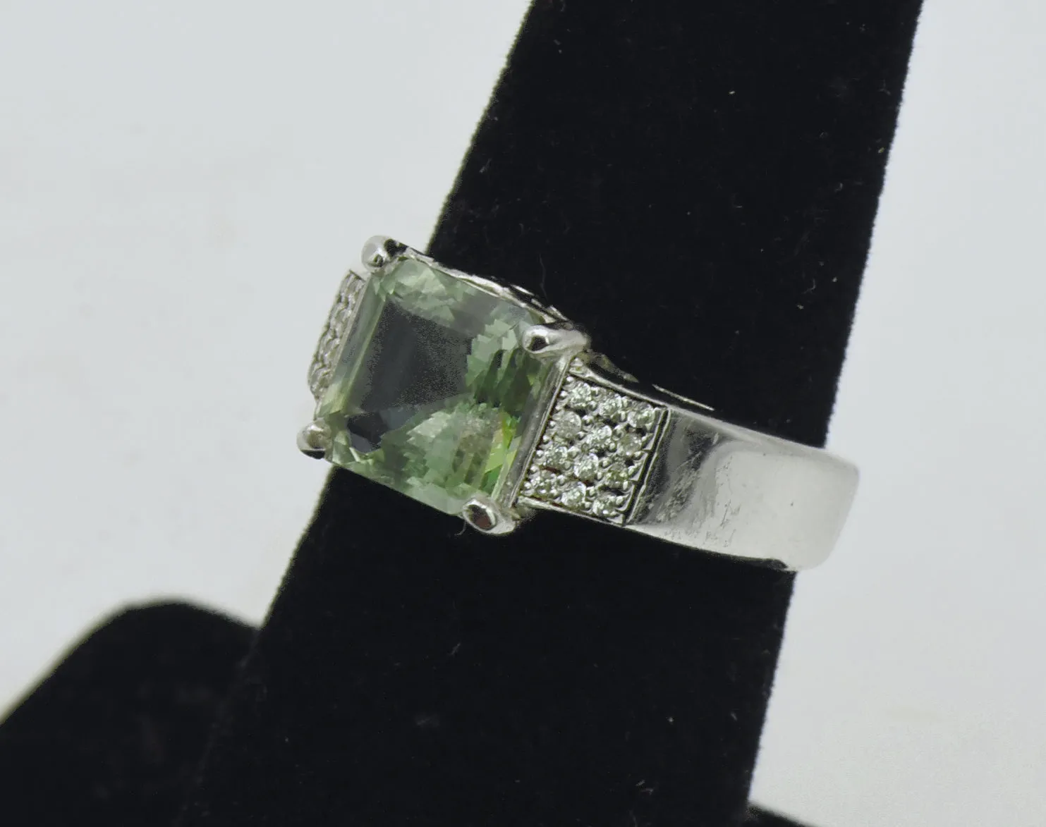 Vintage Sterling Silver Topaz and Green Glass Ring - Size 6