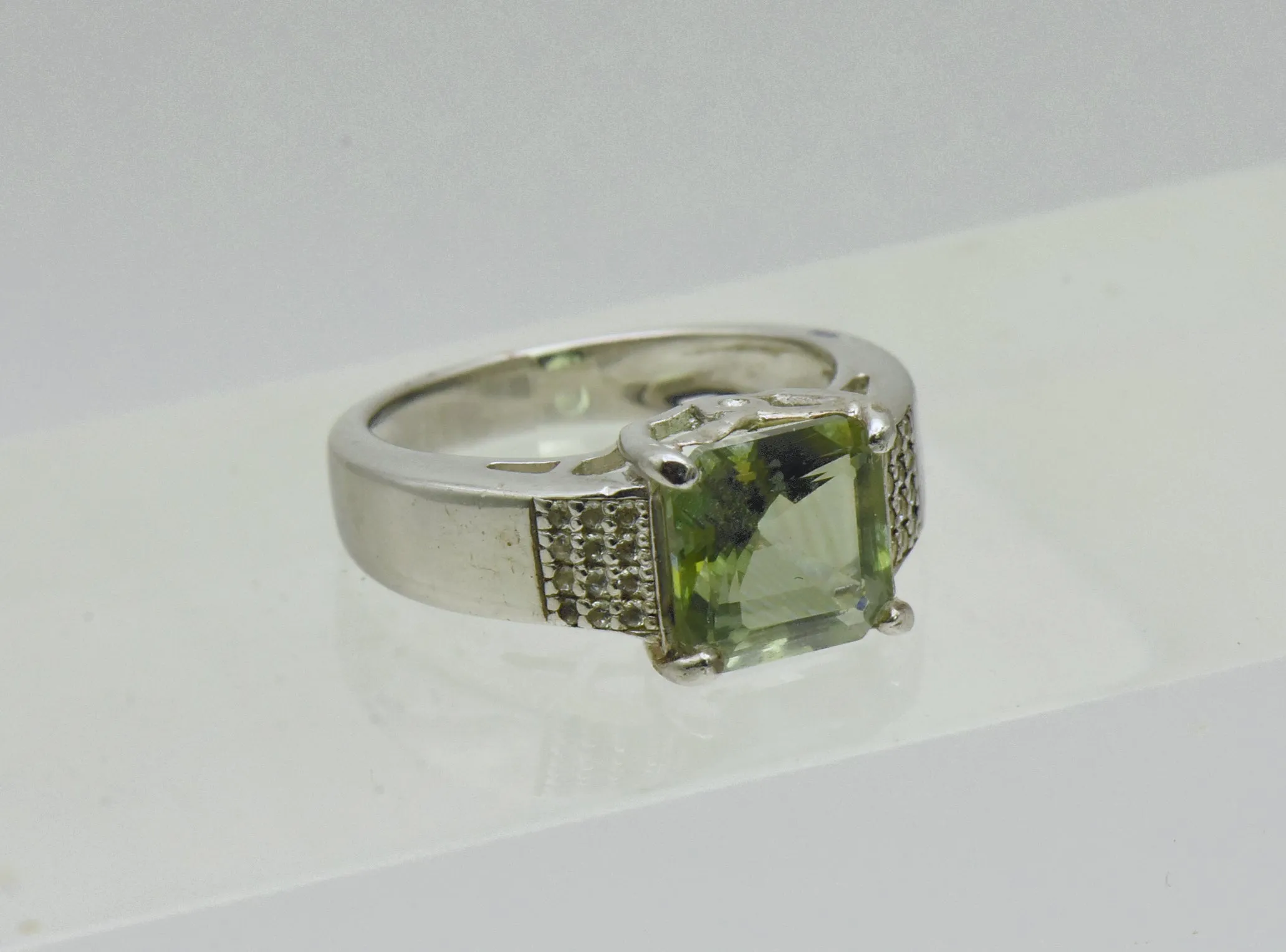 Vintage Sterling Silver Topaz and Green Glass Ring - Size 6