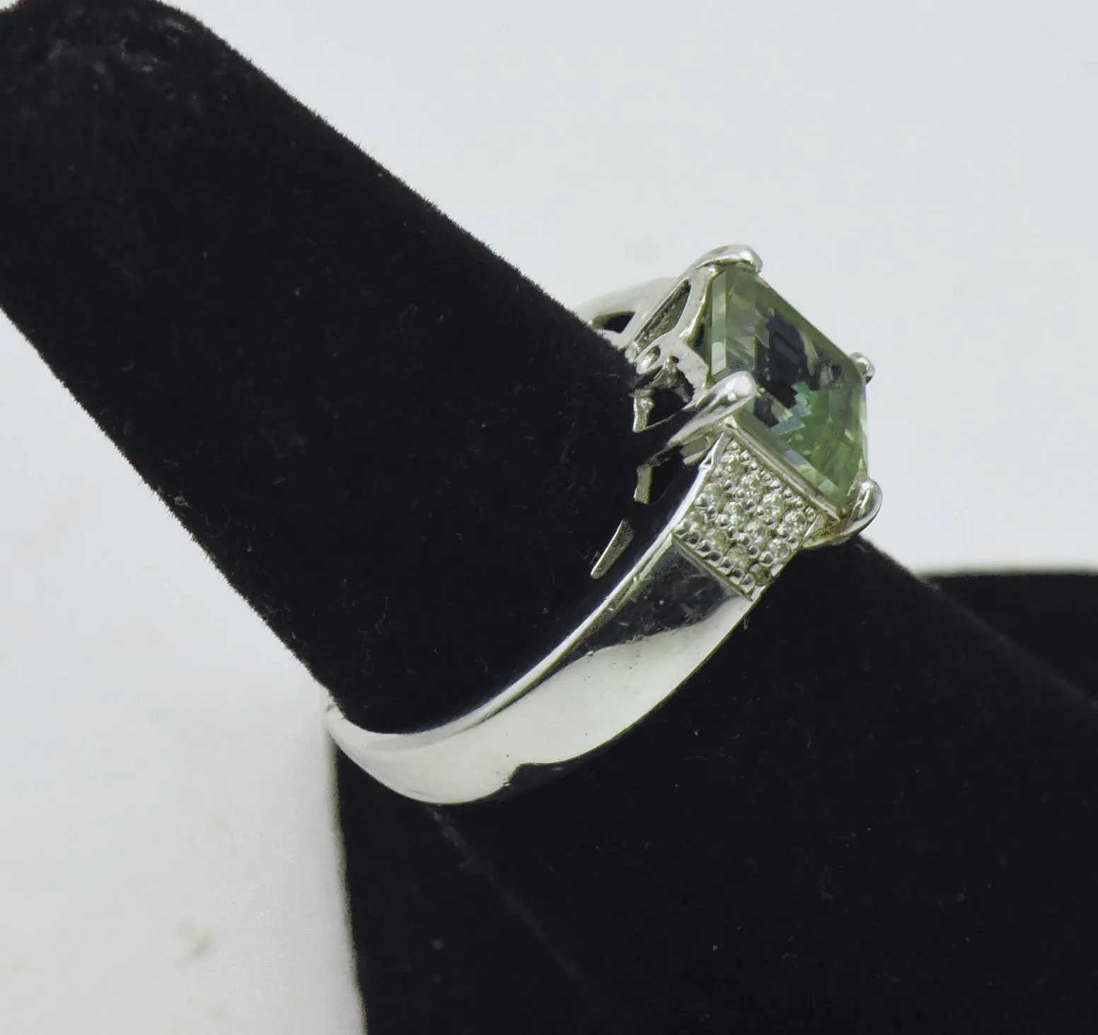 Vintage Sterling Silver Topaz and Green Glass Ring - Size 6