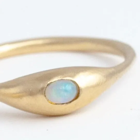 Yui small opal ring